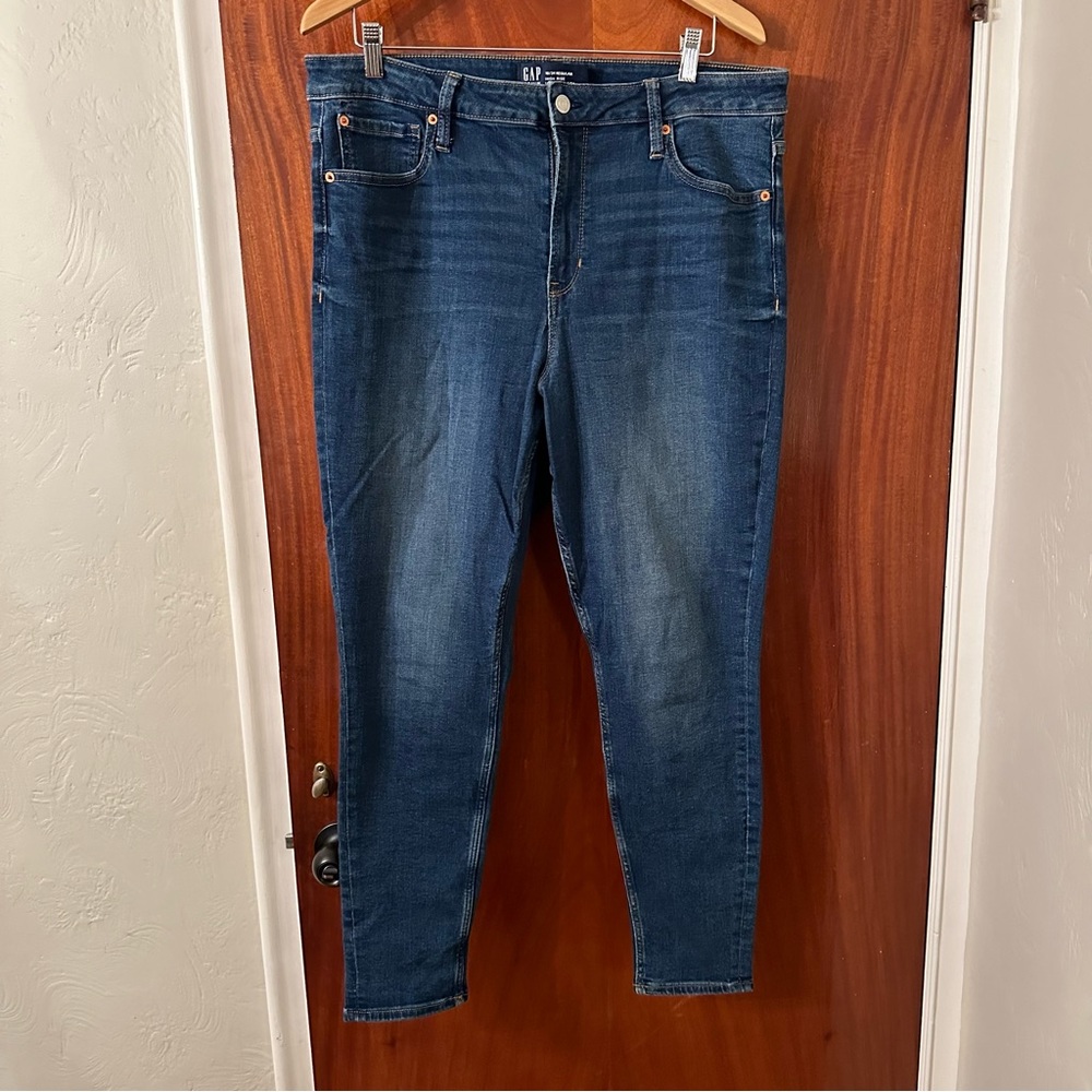 Size 18 Gap high rise universal leggings jeans